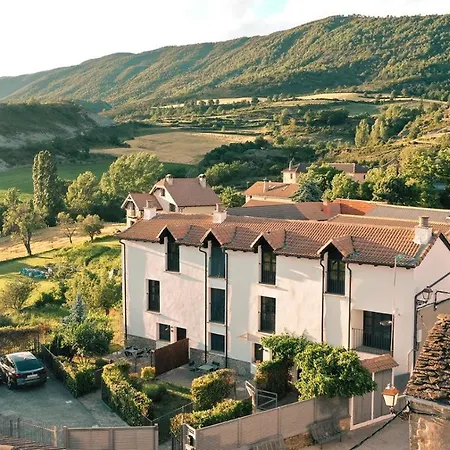 Casas Pirineos アパート Sabiñánigo